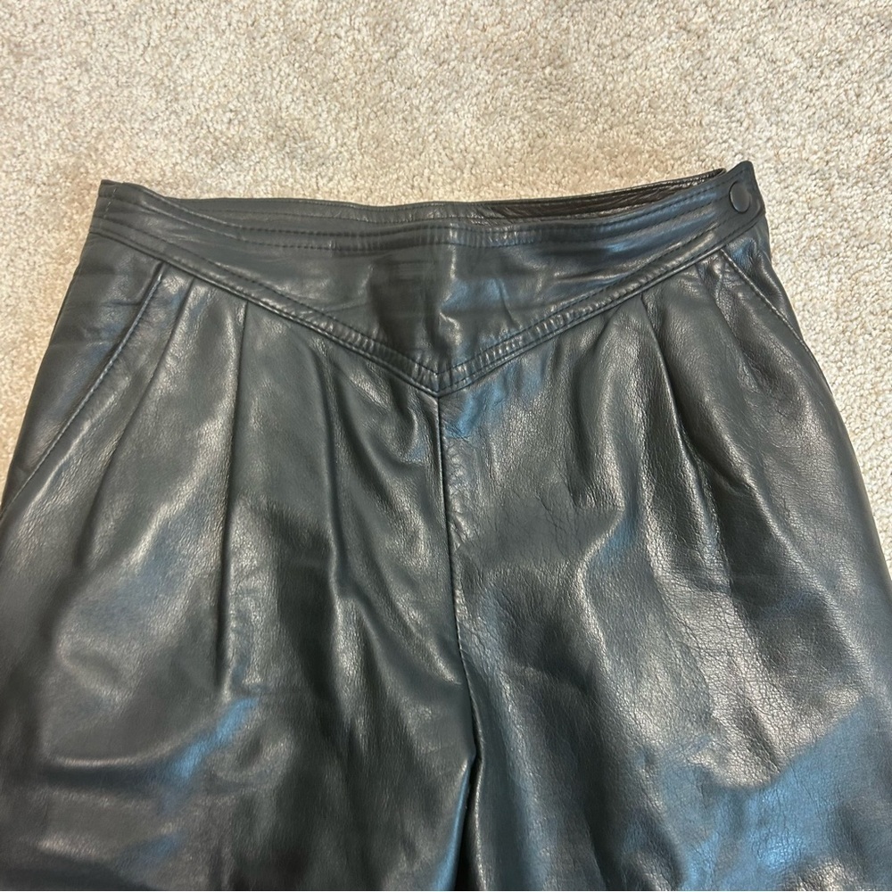 Danier leather vintage black leather V waist pleated pants - Picture 2 of 13